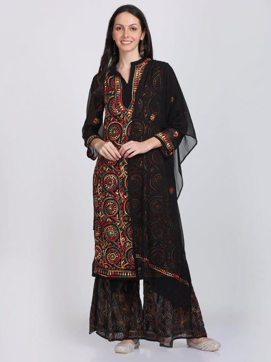 Lucknowi Chikankari Straight Kurta With Embroidered Stole & Matching Inner